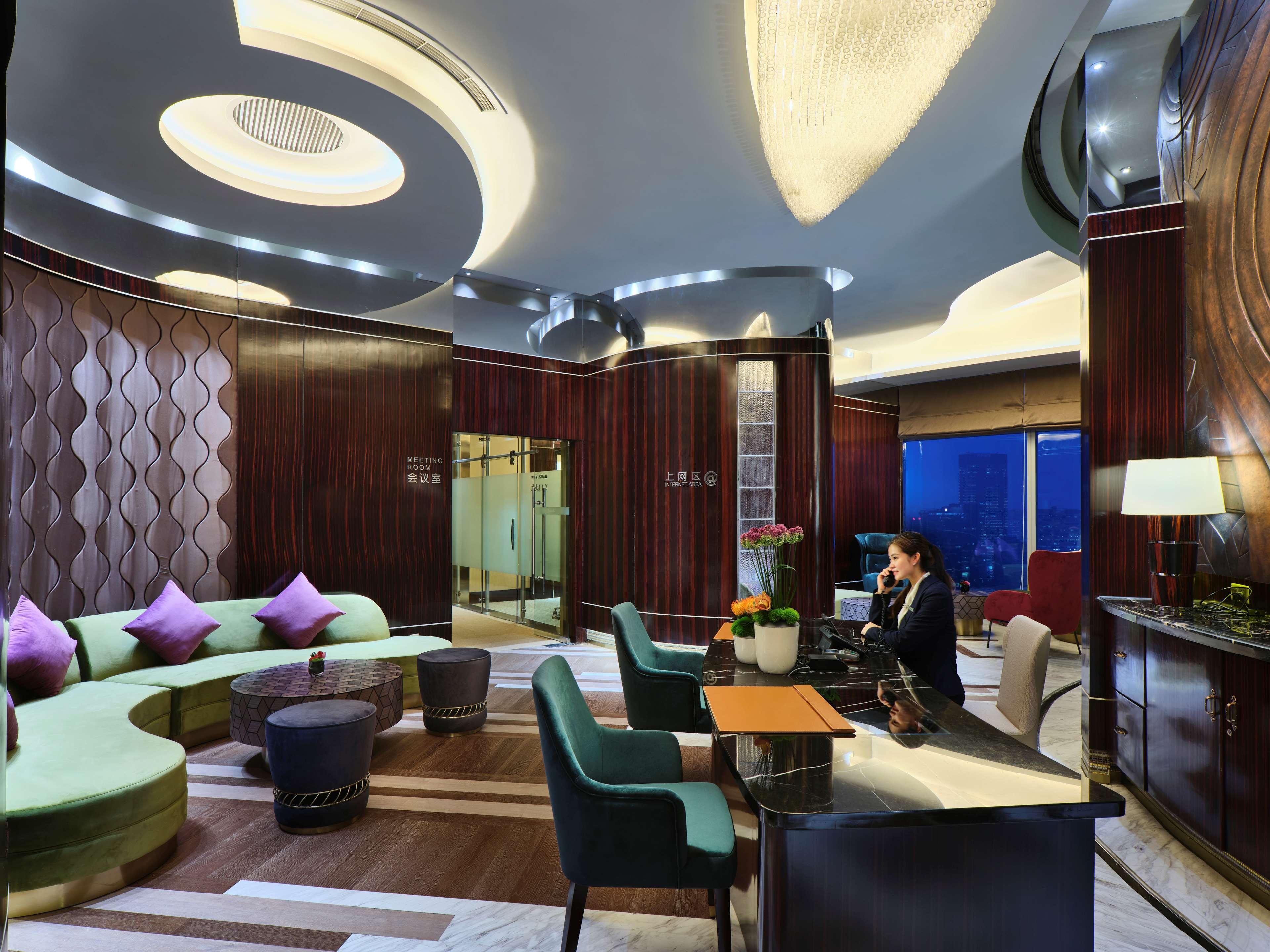 Grand Kempinski Hotel